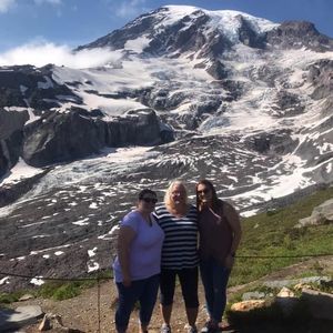 Meet your Posher, Lori